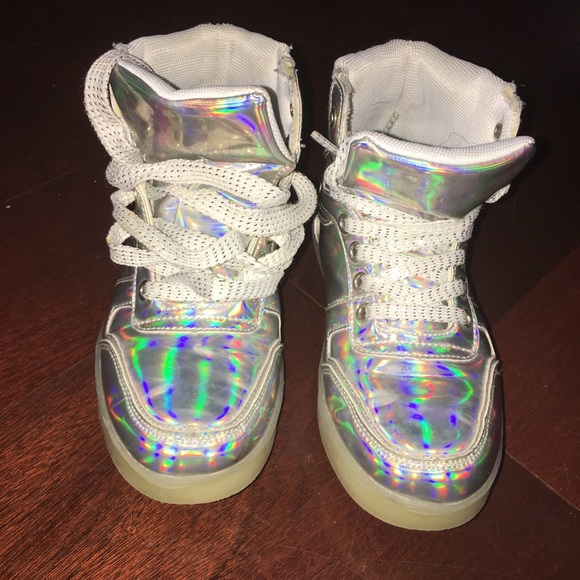 🎀 LED Sneakers 🎀 - Picture 1 of 5